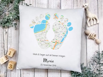 Geburtsgeschenk & Taufgeschenk | Babykissen Geschenk | Kinderkissen Babygeschenk Kissen im Koordinaten Stadtkarte Design | Füße