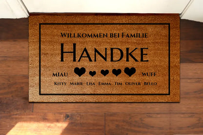 Personalisierte Fußmatte Familie 5 Personen Haushalt mit / ohne Haustiere,  40 x 70 cm, Kokosfaser-Fußmatte gelasert